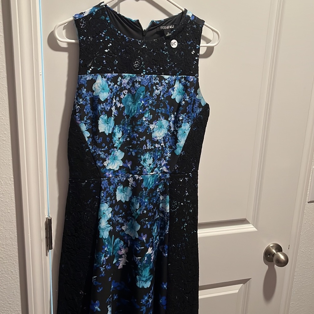 Dresses - Picture 11 of 12